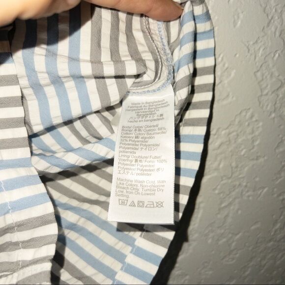 J. Crew Blue and Gray Seersucker Swim Trunks Size Small - Picture 9 of 10
